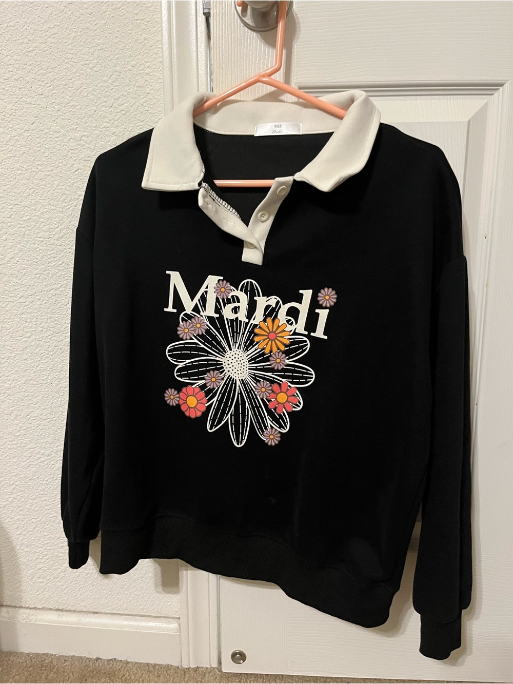 Black Mardi sweater with collar